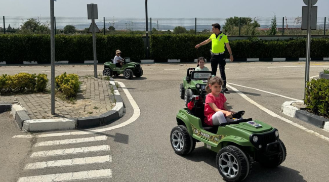 Öğrencilere trafik eğitimi