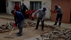 Şehzadeler belediyesinden yol onarım bakım çalışması