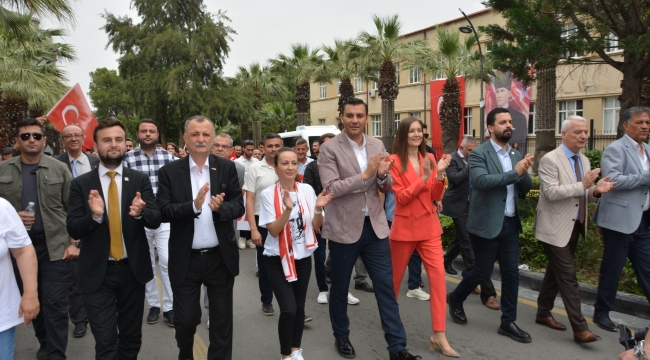 Ülkenin kurucu partisinden muhteşem 19 mayıs kutlaması