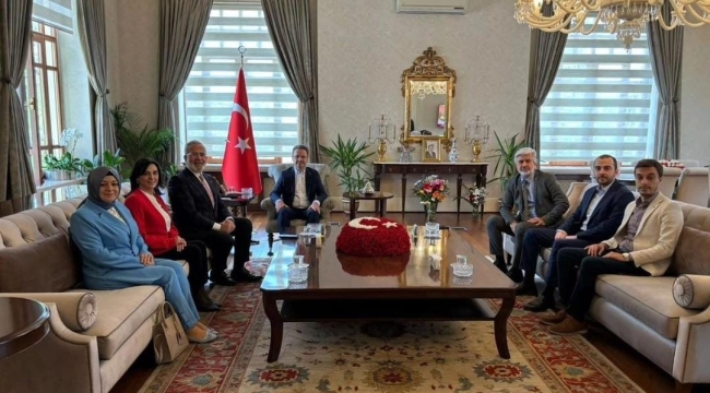 Vali Ünlü AKP yöneticileriyle bir araya geldi