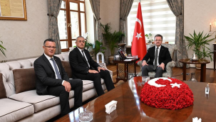 Vali Ünlü'yü başkan Öküzcüoğlu ve kaymakam A.Faruk Güngör ziyaret etti