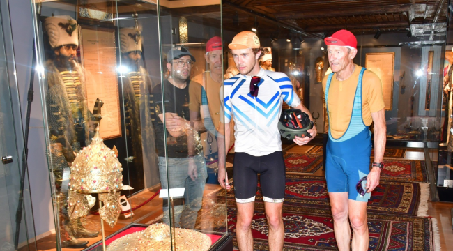 Yardım sever baba-oğul ingilizler Yunusemre belediyesinde