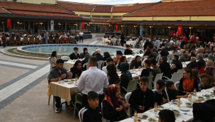 Yemeğe vali Ünlü'de katıldı