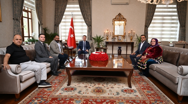 Yörükler derneği başkanı ile İMO başkanı vali Ünlü'yü ziyaret etti