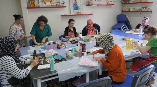 Yunusemre belediyesi hanımlar lokalinde meslek edindirme kursları
