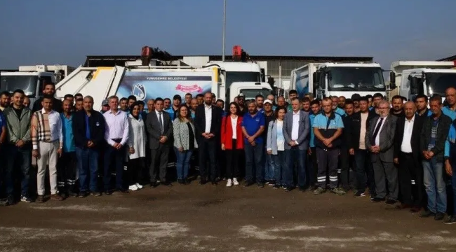 Yunusemre belediyesi'nde işçiler çifte bayram sevinci yaşadı