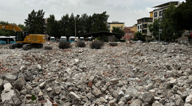 Akhisar eski ceza evi binası yıkıldı