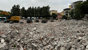 Akhisar eski ceza evi binası yıkıldı