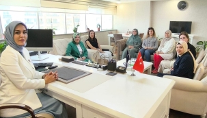 AKP il kadın kolları yönetimi İşkur'da