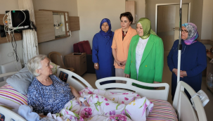 AKP il kadın kolu başkanı Kaplan hastaları ziyaret etti
