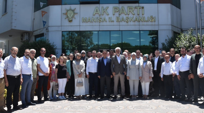 AKP il teşkilatında bayramlaşma töreni