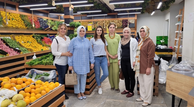 AKP kadın kolları esnafları ziyaret etti