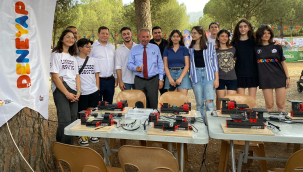  Bilim Yunusemre'nin tasarladığı robotlar ilgi odağı oldu