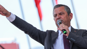 Binlerce kişi iki ayrı kentte hükümeti protesto için meydanlara indi