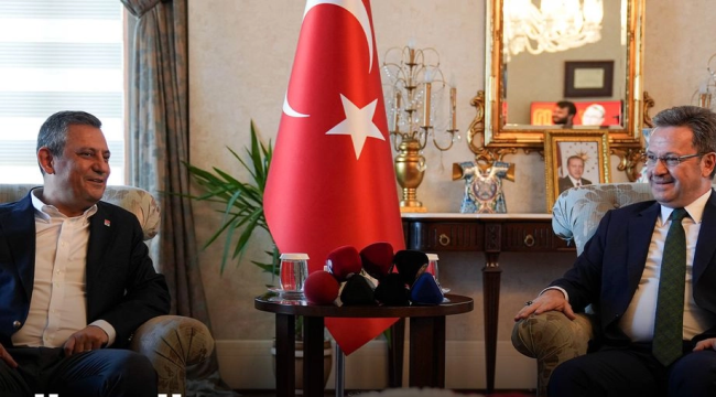 CHP genel başkanı Özel vali Ünlü'yle bayramlaştı