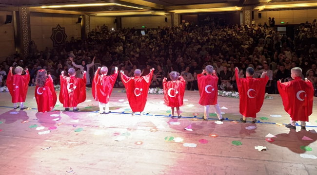 Çocukların yıl sonu gösterisi izliyenleri büyüledi