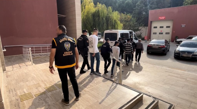 Eş zamanlı operasyonla aranan 49 kişi yakalandı