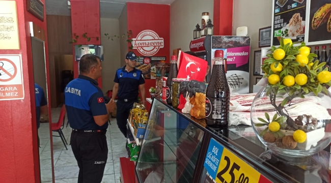 Gölmarmara'da zabıta işyerlerinde hijyen denetimi yaptı