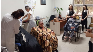 Huzurevi sakinlerine bayram traşı