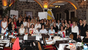 Kadına desteğini sürdüren Özalper''kadın kadının kurdu değil yurdudur''