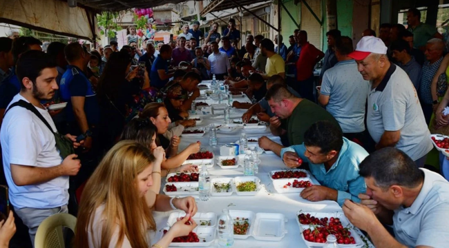 Kiraz yarışmasında derece girenler altınları paylaştı