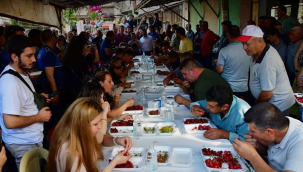 Kiraz yarışmasında derece girenler altınları paylaştı