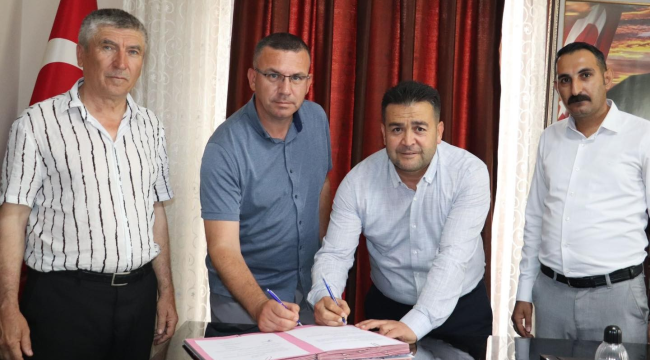 Kırkağaç belediyesi'nde memurların yüzünü güldüren imza