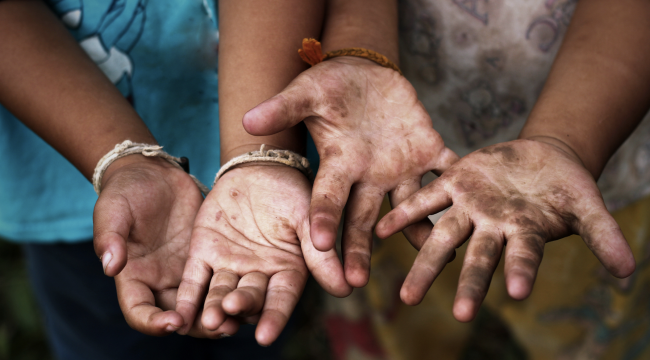 Kriz çocuklarıda vurdu:her 10 çoçuktan 3'ü yoksul