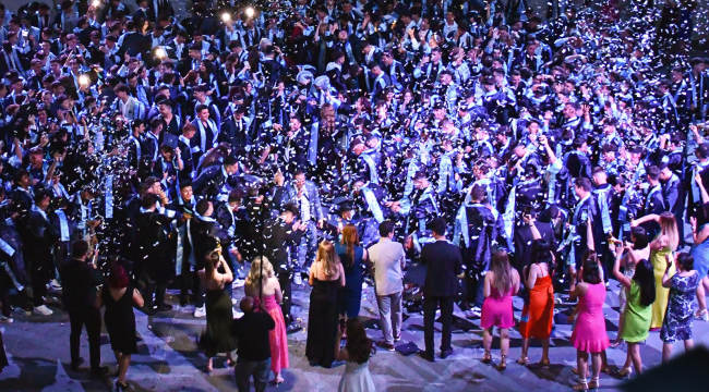 MOSTEM lisesi'nde muhteşem mezuniyet töreni