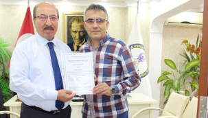 Sınavda başarılı olan emlakçılar belgelerini aldı