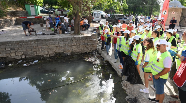 Somalılar çevre temizliğine koştu