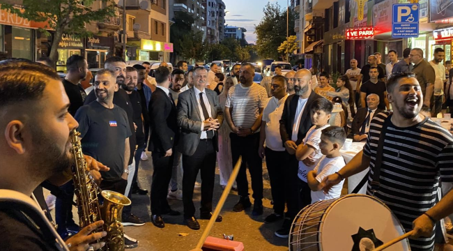 45 Manisa romanlar derneği açıldı