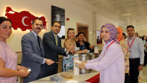 Adliyede aşure ikramı