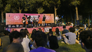 Akhisar'lılar yaz konserleriyle çoştu