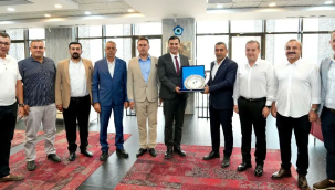 Akhisar TSO yönetimi başkan Zeyrek'i ziyaret etti