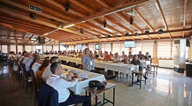 Akhisar'da CHP parti okulu eğitimi