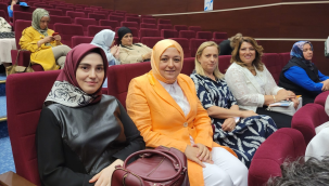 AKP Ege bölgesi kadın kolları istişere toplantısına Kaplan'da katıldı