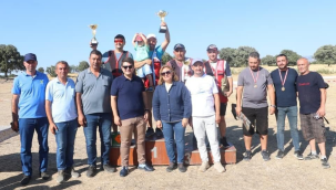 Atışlarda başarılı olan avcılara ödülleri verildi