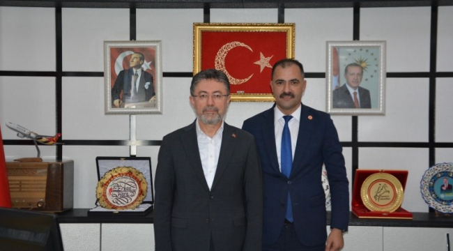 Bakan Yumaklı,başkan Kara'yı ziyaret etti