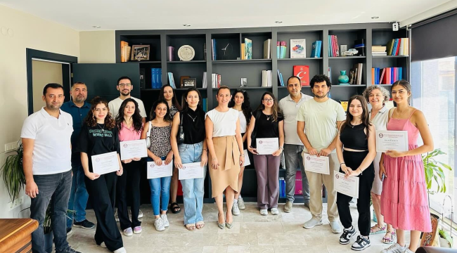 Başarılı kursiyerler belgelerini aldı