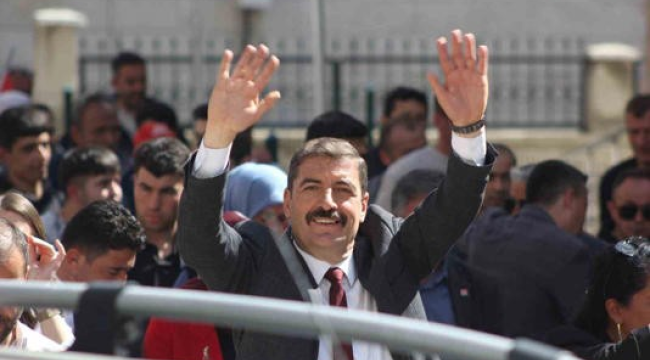  Başkan Dönmez tutuksuz yargılanacak