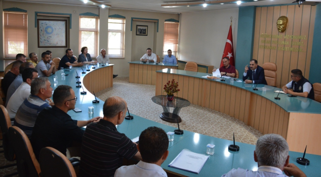 Başkan Kara muhtarlarla mahalle sorunlarını ele aldı