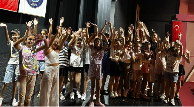 Geleceğin sanatcıları Salihli'de yetişiyor