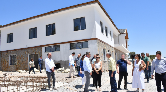 Hayvan hakları üyelerinden hayvan barınağında inceleme