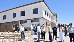 Hayvan hakları üyelerinden hayvan barınağında inceleme