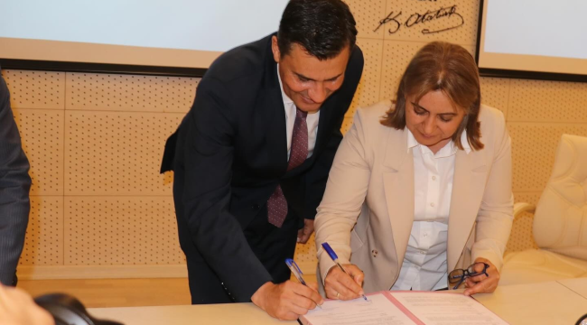 Jeotermal kaynaklı teknolojik sera projesi imzaları atıldı