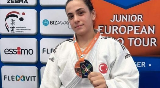 Kaya gümüş madalya kazandı