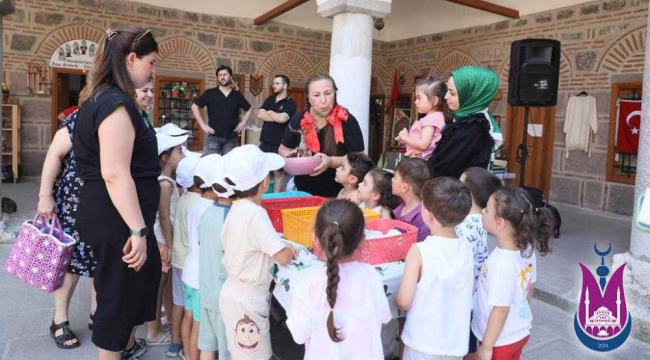 Miniklere geri dönüşüm eğitimi