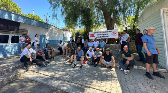 Protez bacaklarını çıkarıp eylem yaptılar