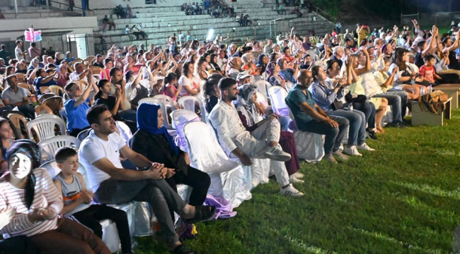 Salihli Adala şeftali şenliği başladı